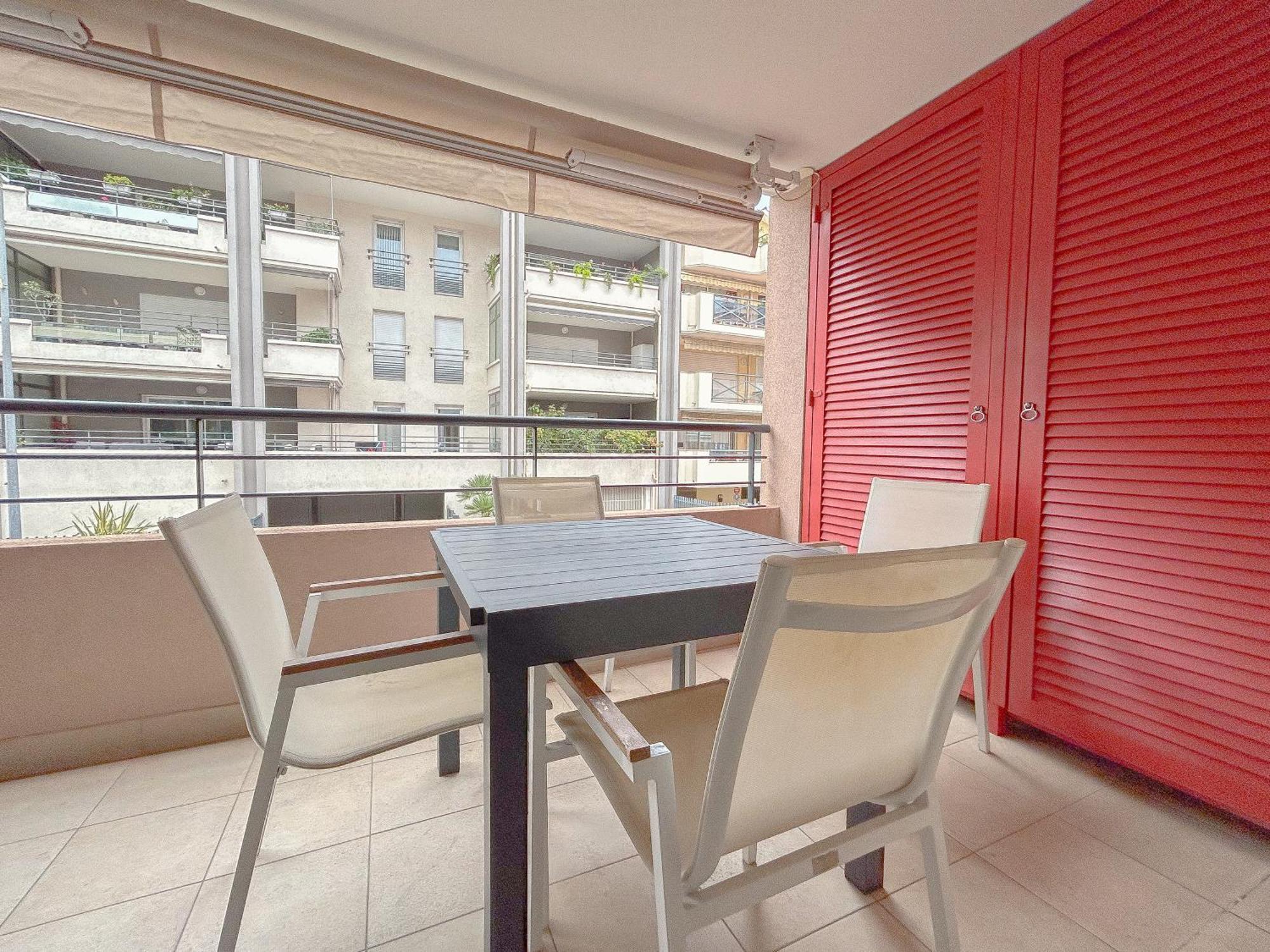 Appartement Centrale A 100 M Des Plages Rue De Provence Saint-Raphaël Buitenkant foto