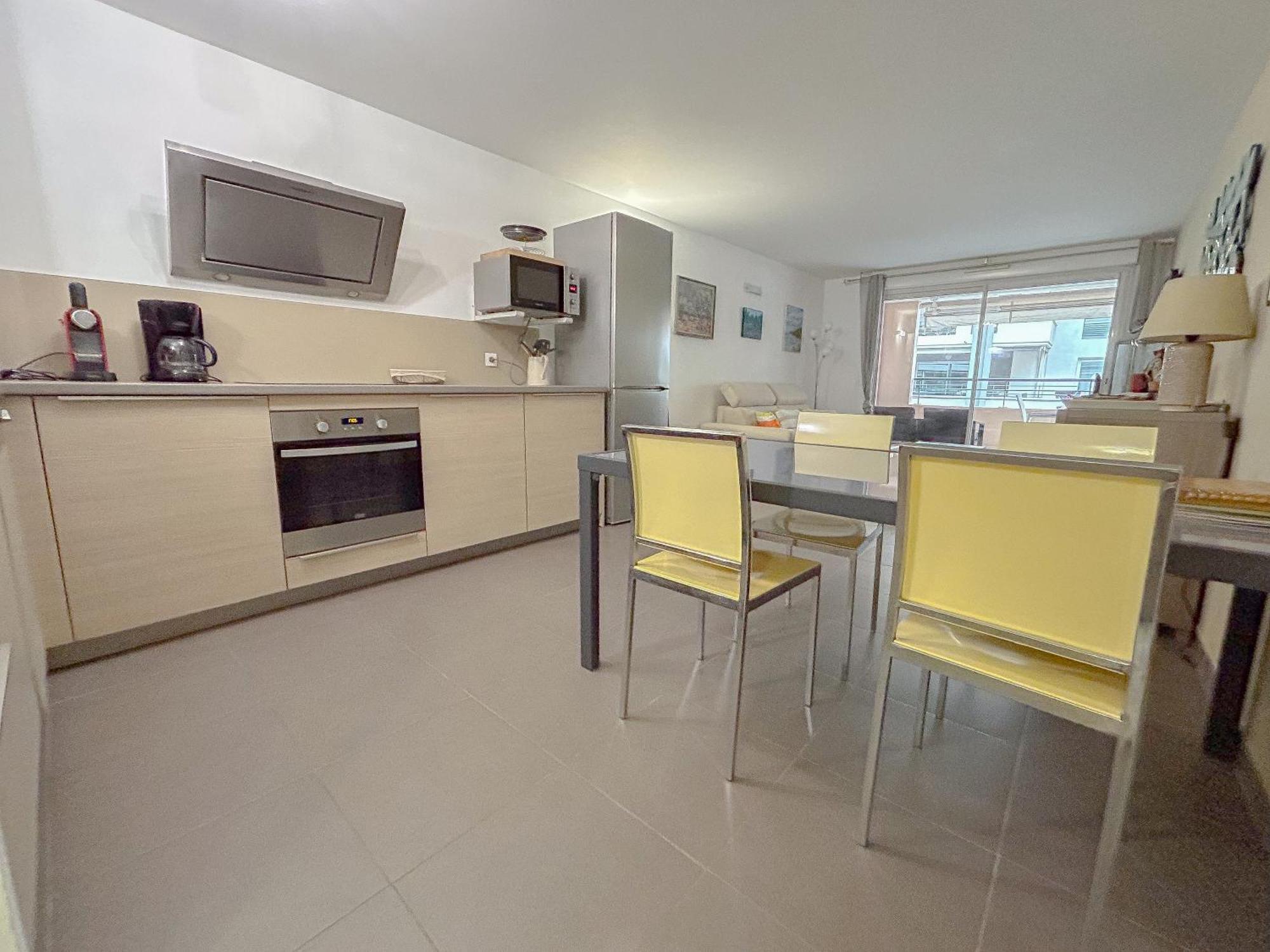Appartement Centrale A 100 M Des Plages Rue De Provence Saint-Raphaël Buitenkant foto