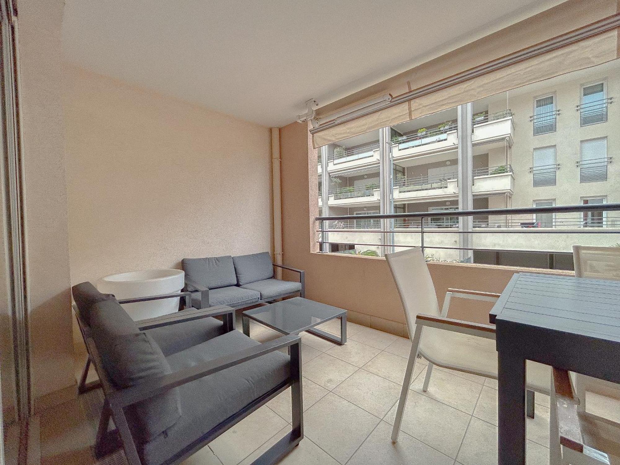 Appartement Centrale A 100 M Des Plages Rue De Provence Saint-Raphaël Buitenkant foto